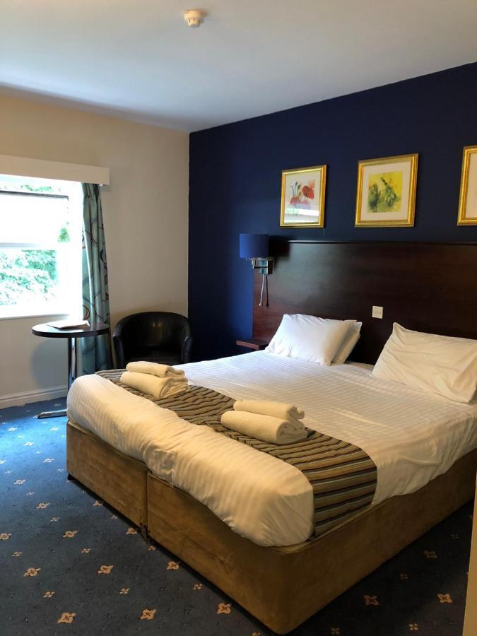 Stafford South Hatherton Hotel เพนคริดจ์ ภายนอก รูปภาพ
