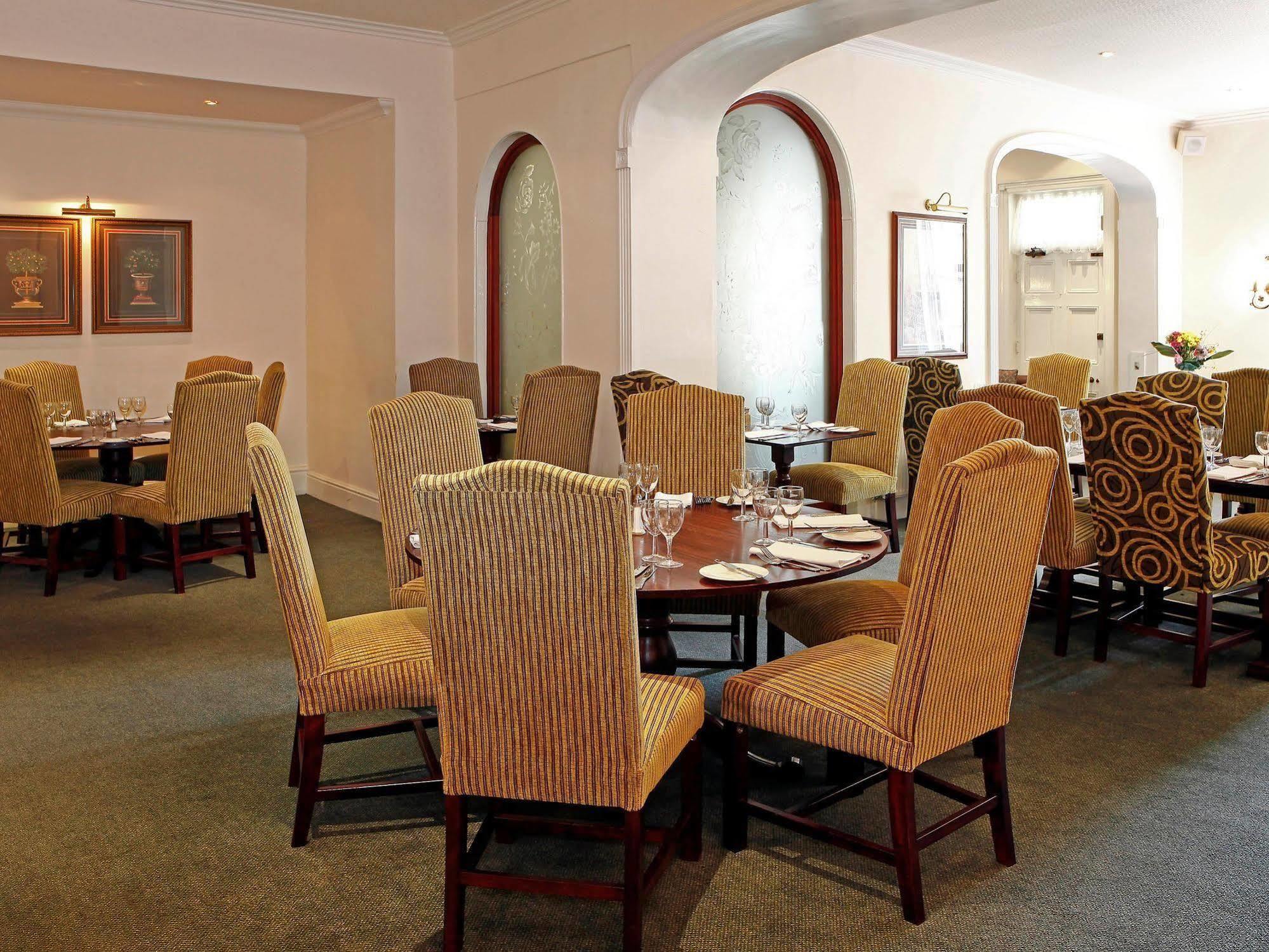 Stafford South Hatherton Hotel เพนคริดจ์ ภายนอก รูปภาพ