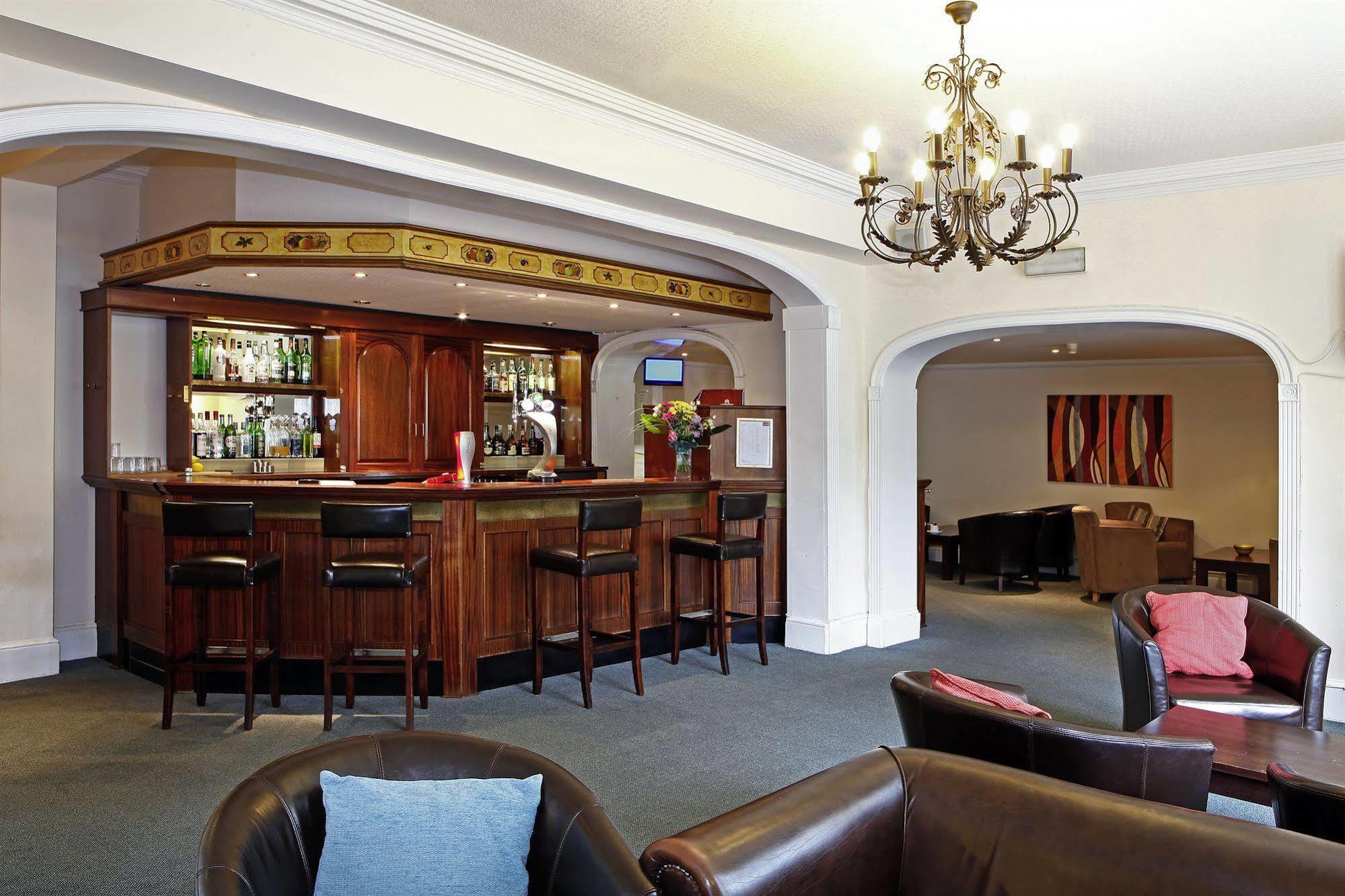 Stafford South Hatherton Hotel เพนคริดจ์ ภายนอก รูปภาพ