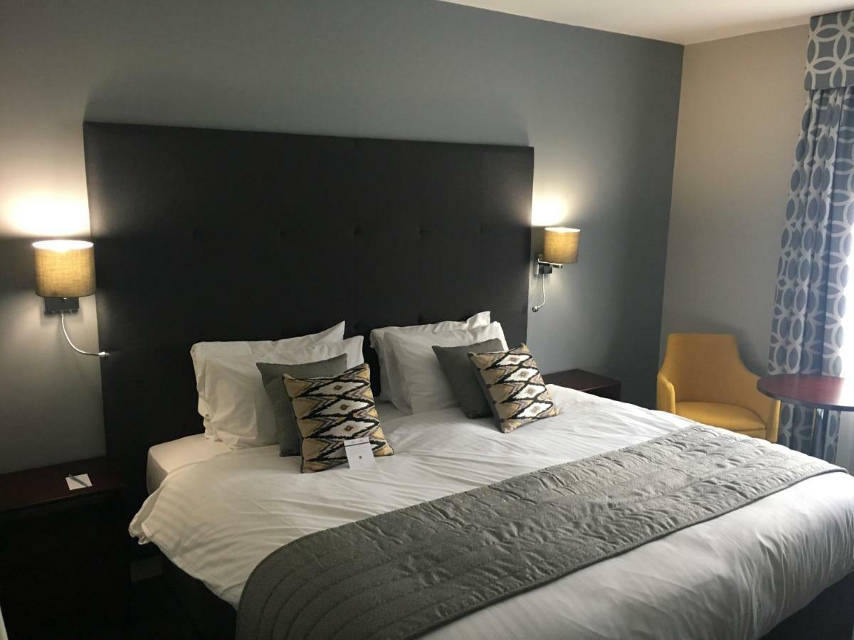 Stafford South Hatherton Hotel เพนคริดจ์ ภายนอก รูปภาพ
