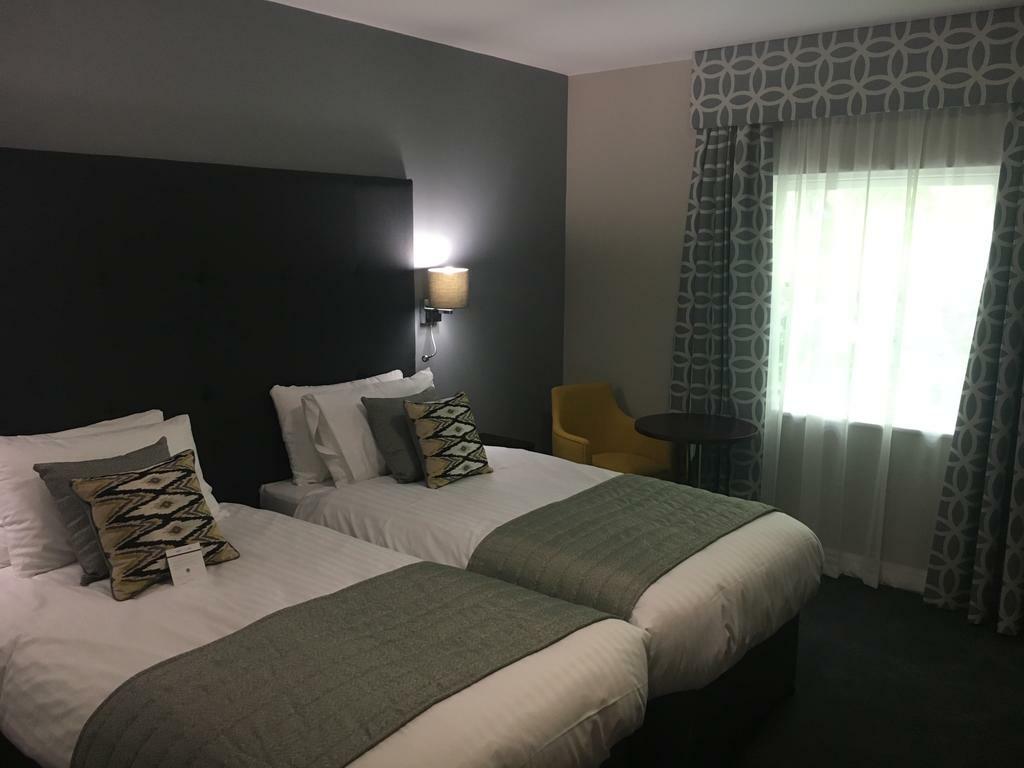 Stafford South Hatherton Hotel เพนคริดจ์ ภายนอก รูปภาพ